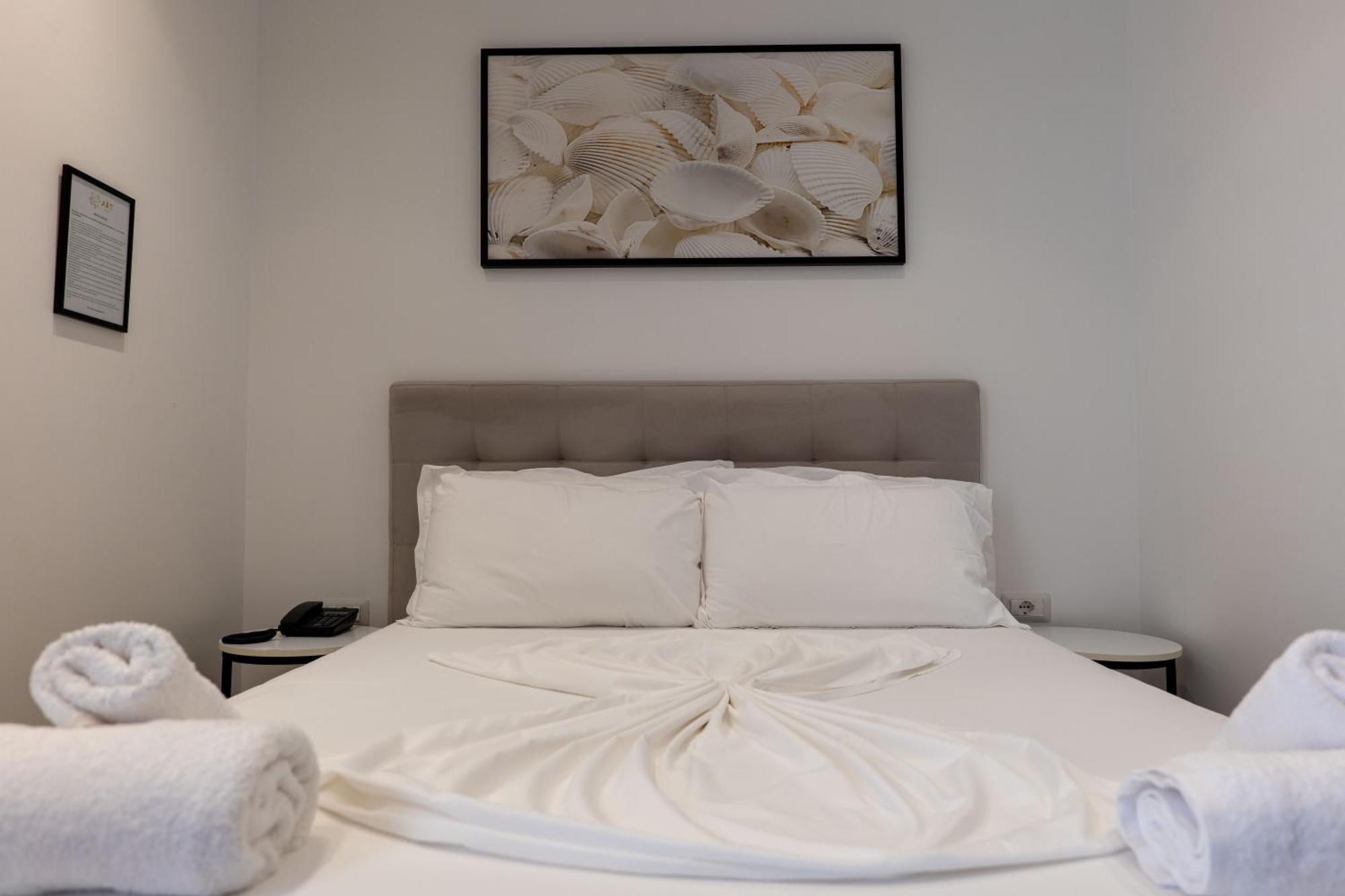 Art Hotel Sarandë Exteriör bild