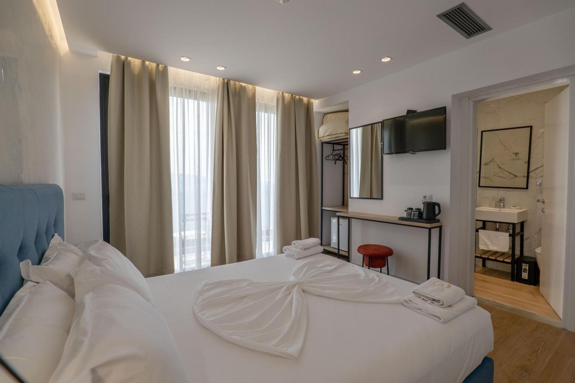 Art Hotel Sarandë Exteriör bild