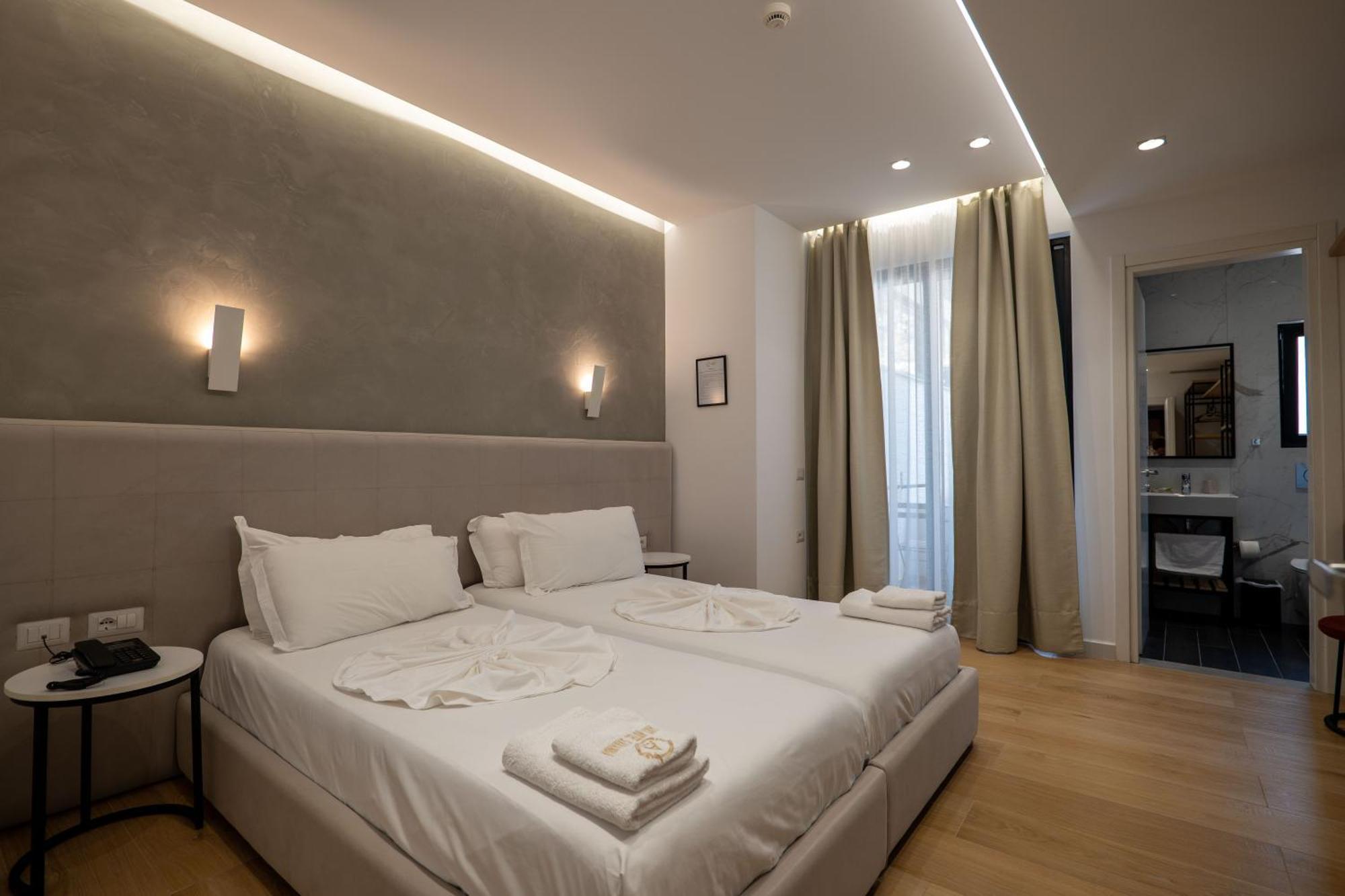 Art Hotel Sarandë Exteriör bild