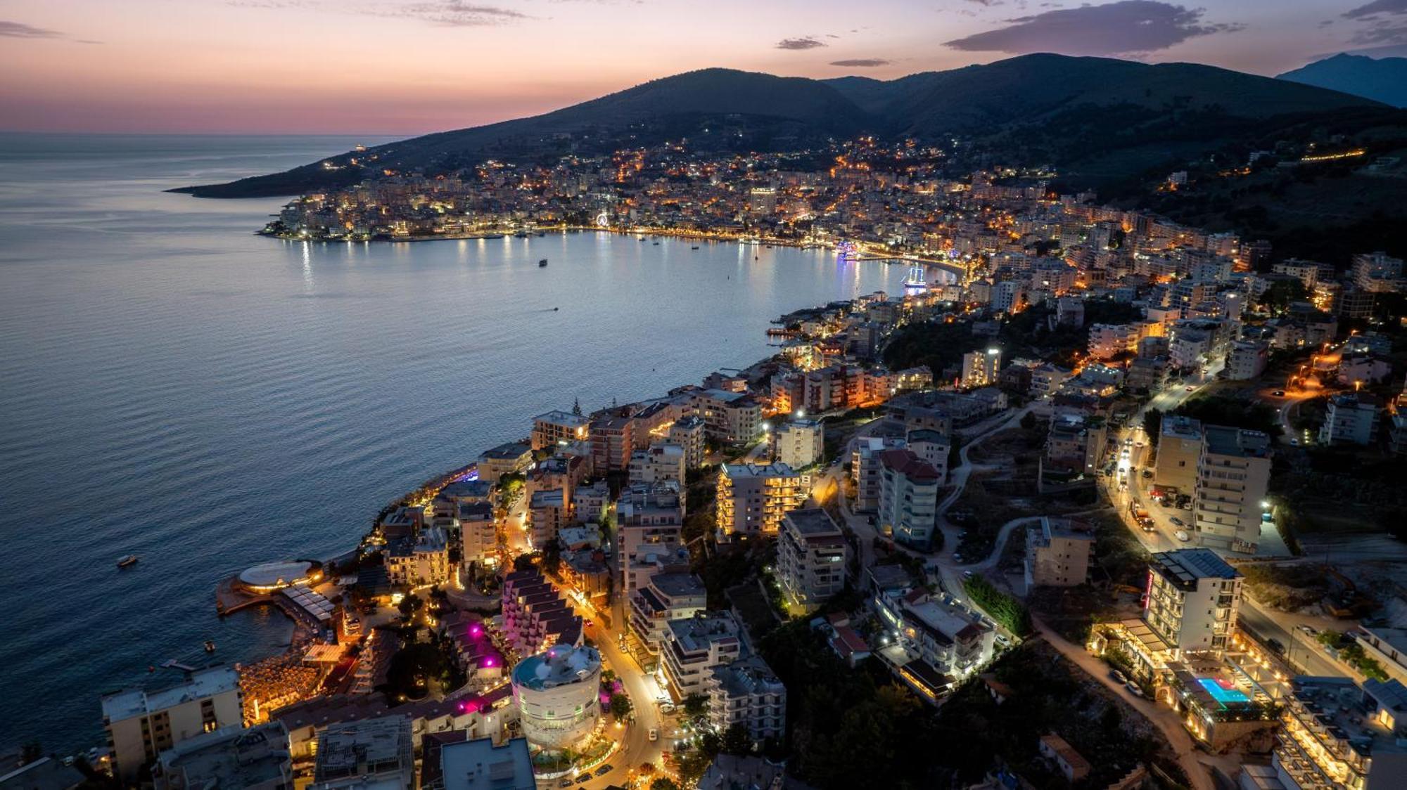 Art Hotel Sarandë Exteriör bild