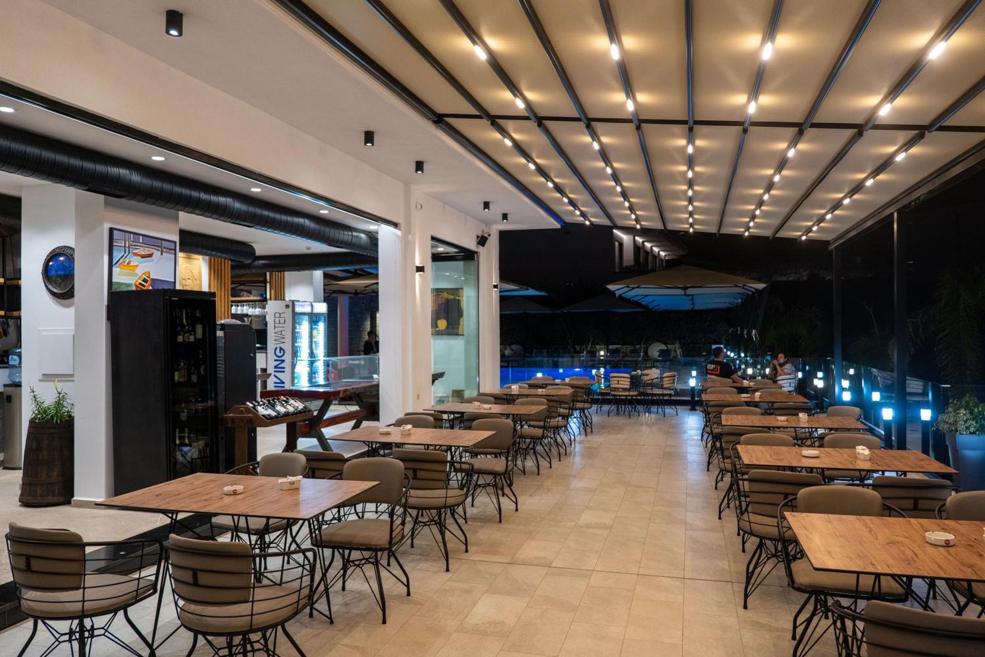 Art Hotel Sarandë Exteriör bild